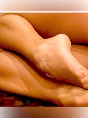 Well w0rn tan beige knee-high stockings loved favorites feet toes used warm GUC
